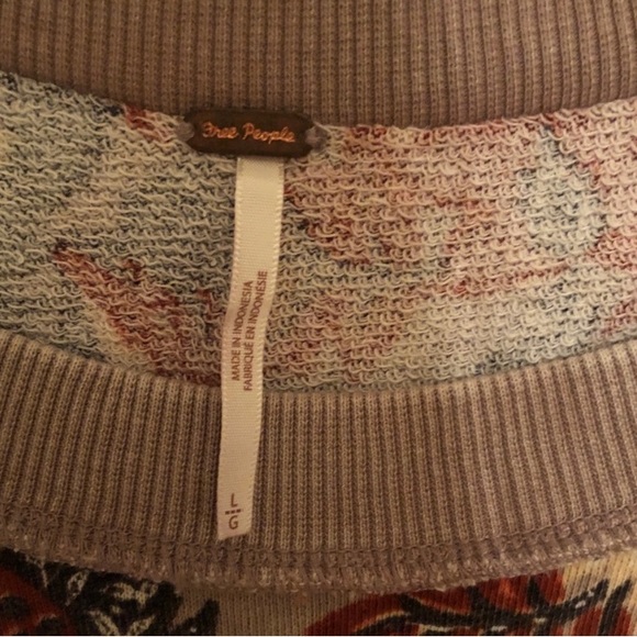 FREE PEOPLE RAGLAN SLEEVE FLORAL SWEATER - Picture 5 of 8